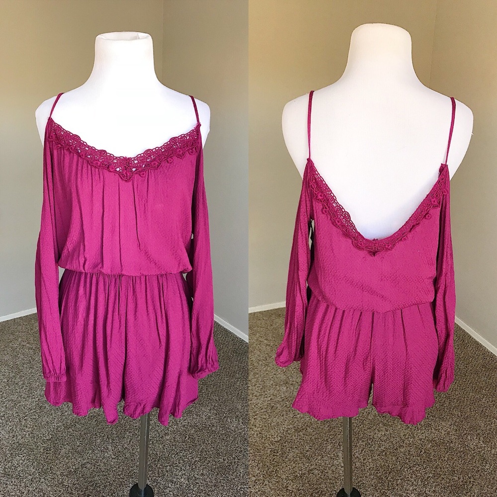 {Ecote} Romper Worn by VS Angel Taylor Hill - Picture 2 of 4